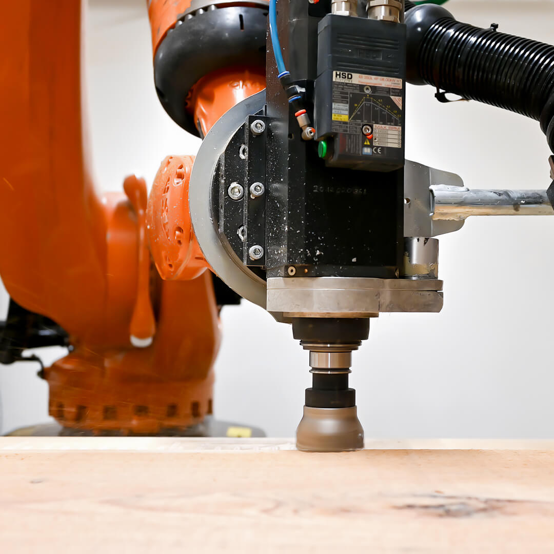Präzision in Perfektion – Frässervice für die Holzverarbeitung